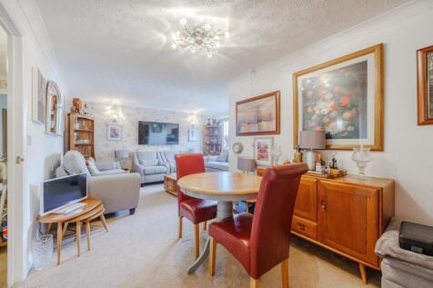 Lounge / Dining Room