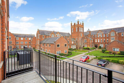 Show Apartment Balcony