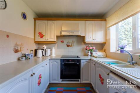 DWELEST- 7 Lordswell Road, Shobnall, DE14 2TA - 00