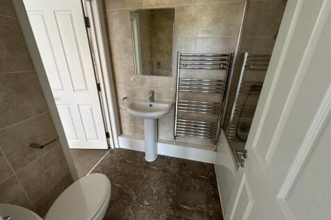 Powderham Bathroom.jpg