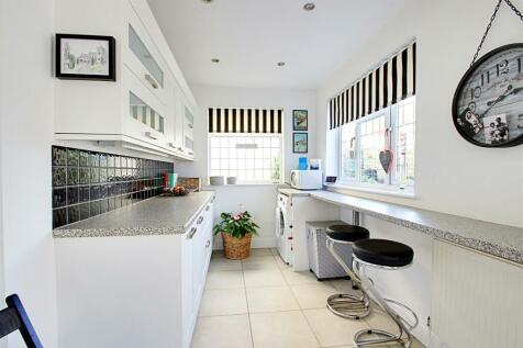 Kitchen 1.jpg