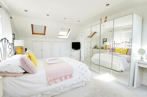 Master Bedroom 1.jpg