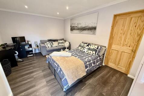 Garage/Studio/Office