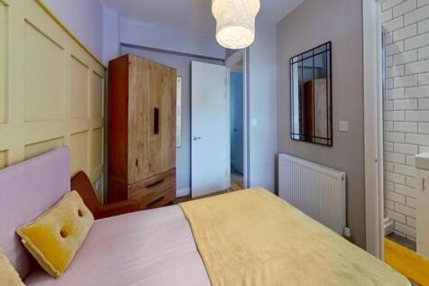 F2-Windsor-House-Bed