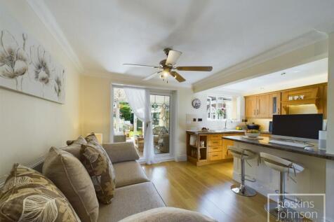 Living/Kitchen Area
