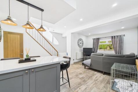 Living/Dining Area