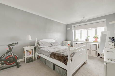 42 Crown Point, S...