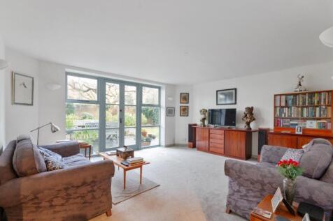 Flat 2 83-85 Barrowgate Road Ph7.jpg