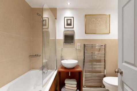 Flat 2 83-85 Barrowgate Road Ph14.jpg