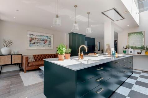 149 Castelnau Ph28.jpg