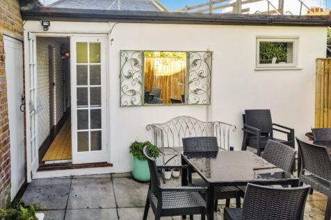 Cookham Arcade, High Street, Cookham, Berkshire SL6 9SF