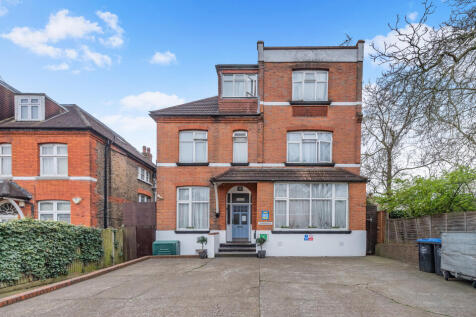 30 Chatsworth Road, Kilburn, London, NW2 4BS