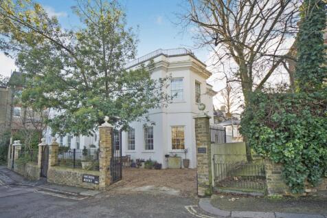 12 Squires Mount, Hampstead, London, NW3 1ED