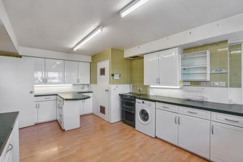 53 The Bowls, Chigwell, Essex, IG7 6ND