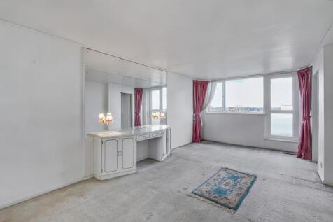 53 The Bowls, Chigwell, Essex, IG7 6ND