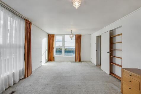 53 The Bowls, Chigwell, Essex, IG7 6ND