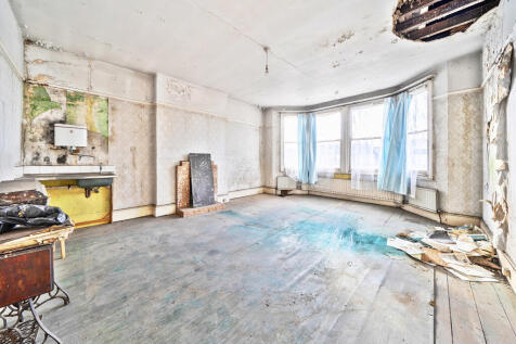 79 Bromley Road, Catford, London, SE6 2UF