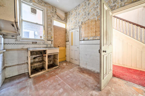 79 Bromley Road, Catford, London, SE6 2UF