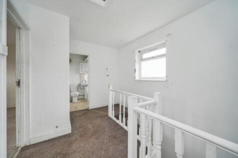 15 Monarch Close, Feltham TW14 8BB