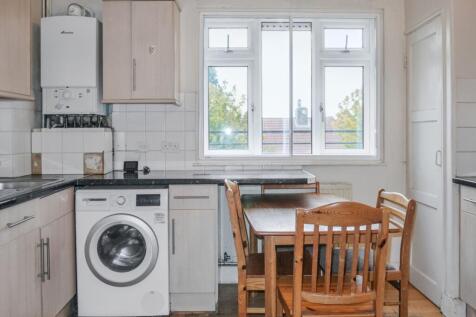 12 Grasmere Court, Verdun Road, Barnes, London SW13 9AU