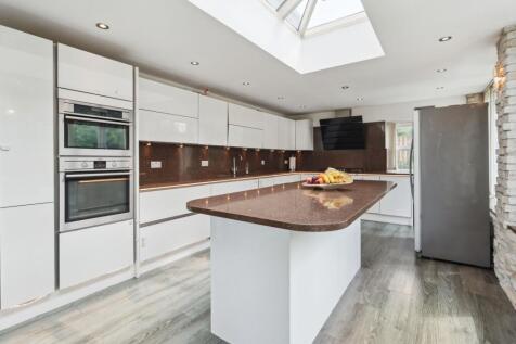 Svetlanas, St. Anns Hill Road, Chertsey, Surrey, KT16 9NN