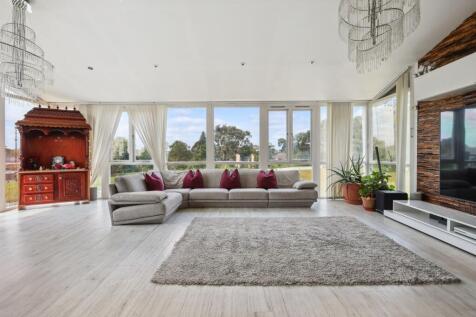 Svetlanas, St. Anns Hill Road, Chertsey, Surrey, KT16 9NN