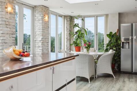 Svetlanas, St. Anns Hill Road, Chertsey, Surrey, KT16 9NN