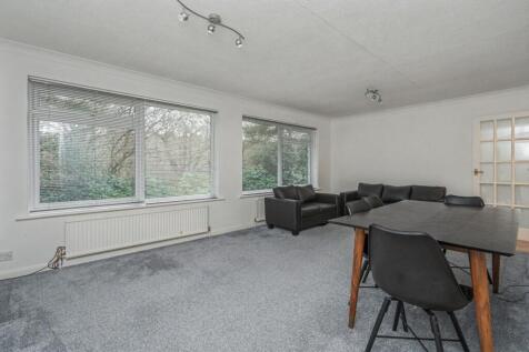 9 Coniston Court, Hanger Hill, Weybridge, KT13 9YR