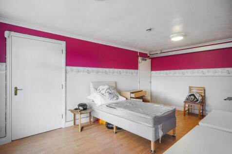 72 Sinfin Avenue, Shelton Lock, Derby, DE24 9EZ