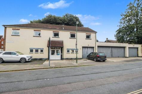 Barford House, The Hornet, Chichester PO19 7JR