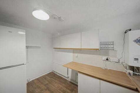 19 Warwick Court, Newmarket Avenue, Northolt UB5 4ET