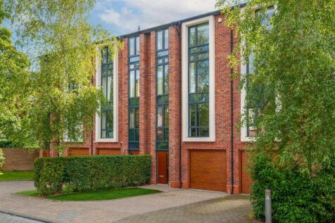 3 William Lunt Garden, M21 9PB-1.jpg