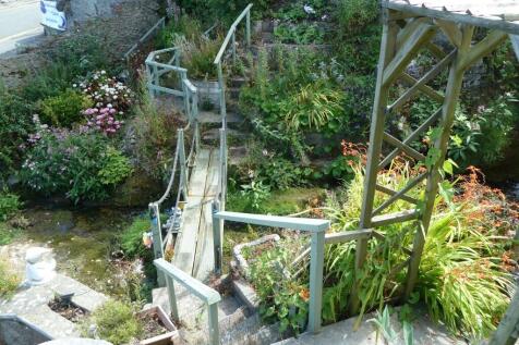 Bridge to garden 