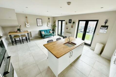 Living/ Dining Kitchen