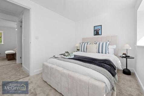 Mill Cottages Bed 2.jpg