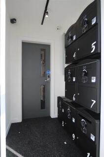flat 1 lobby.JPG
