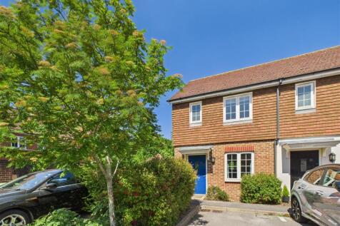 2 Bedroom End Terrace To Let