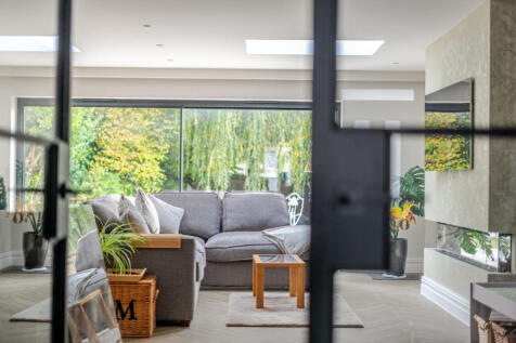 1371712-21-68f8a7...