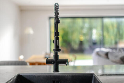 1371712-14-68f8a7...