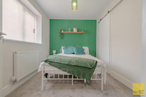 13GreenfordGardens-1