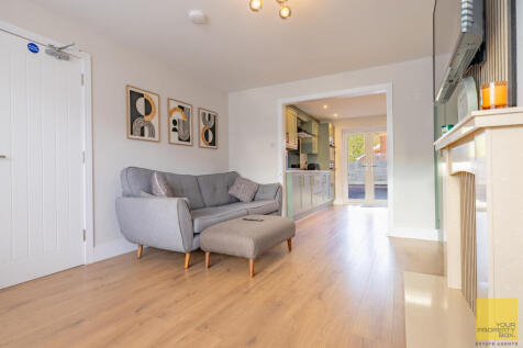 13GreenfordGardens-17