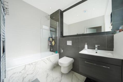 Flat 17, 706 High Road - lyKgzEX65sj5E9b9UaGc.jpg