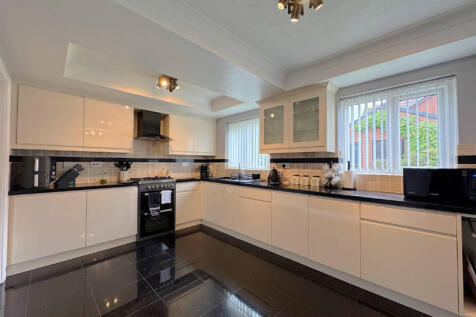 Family Dining Kitchen
