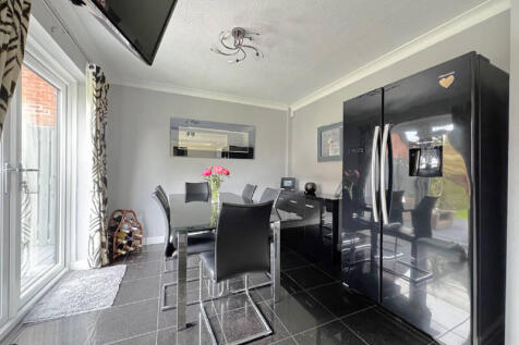 Family Dining Kitchen
