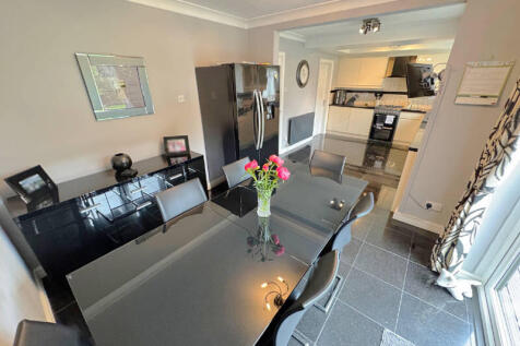 Family Dining Kitchen