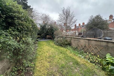 77 St Catherines Gro