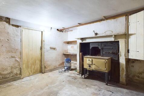 CAM04201G0-PR0017-STILL018