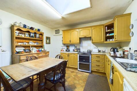 CAM04201G0-PR0048-STILL020