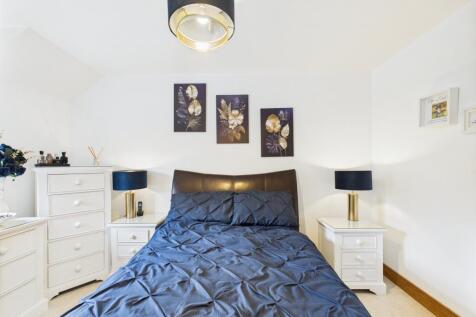 CAM04201G0-PR0081-STILL022