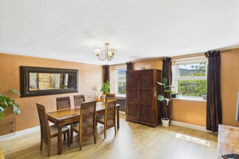 CAM04201G0-PR0085-STILL014